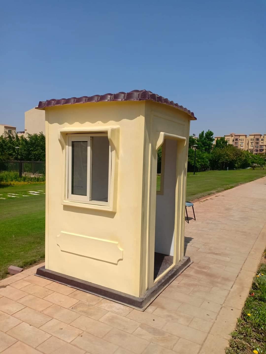 كشك حراسة / حمام متنقل