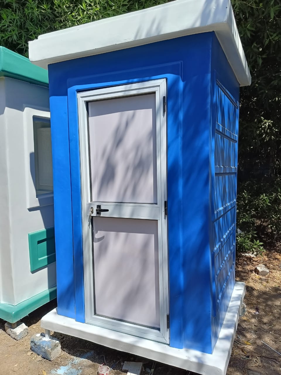 كشك حراسة / حمام متنقل